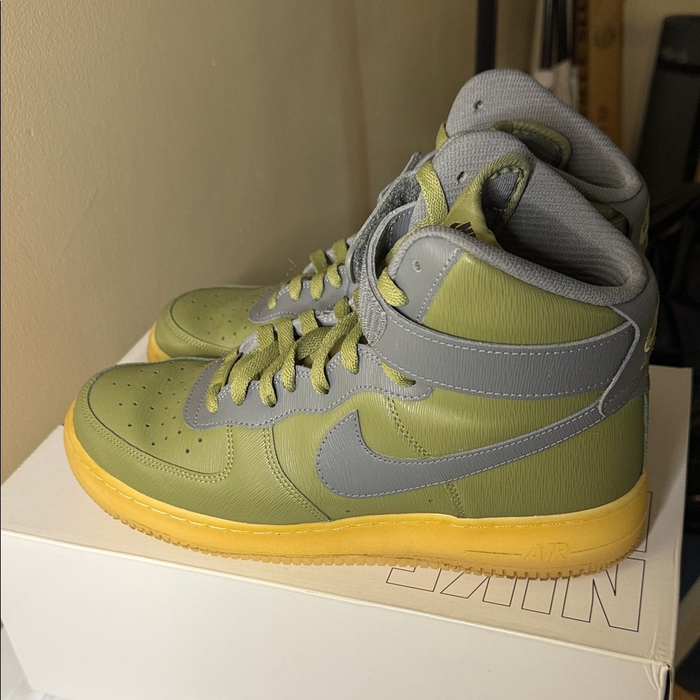 Nike Air Force 1 High Top - Olive Green and Gray - Picture 3 of 5
